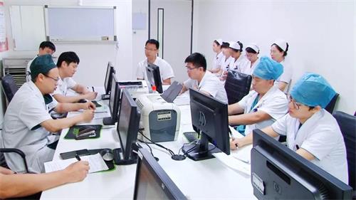 與主要研究者共同討論和確定其他參試醫(yī)院和研究者